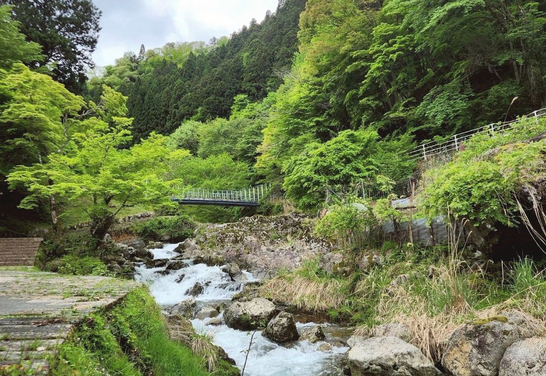 天然水風呂になる清流